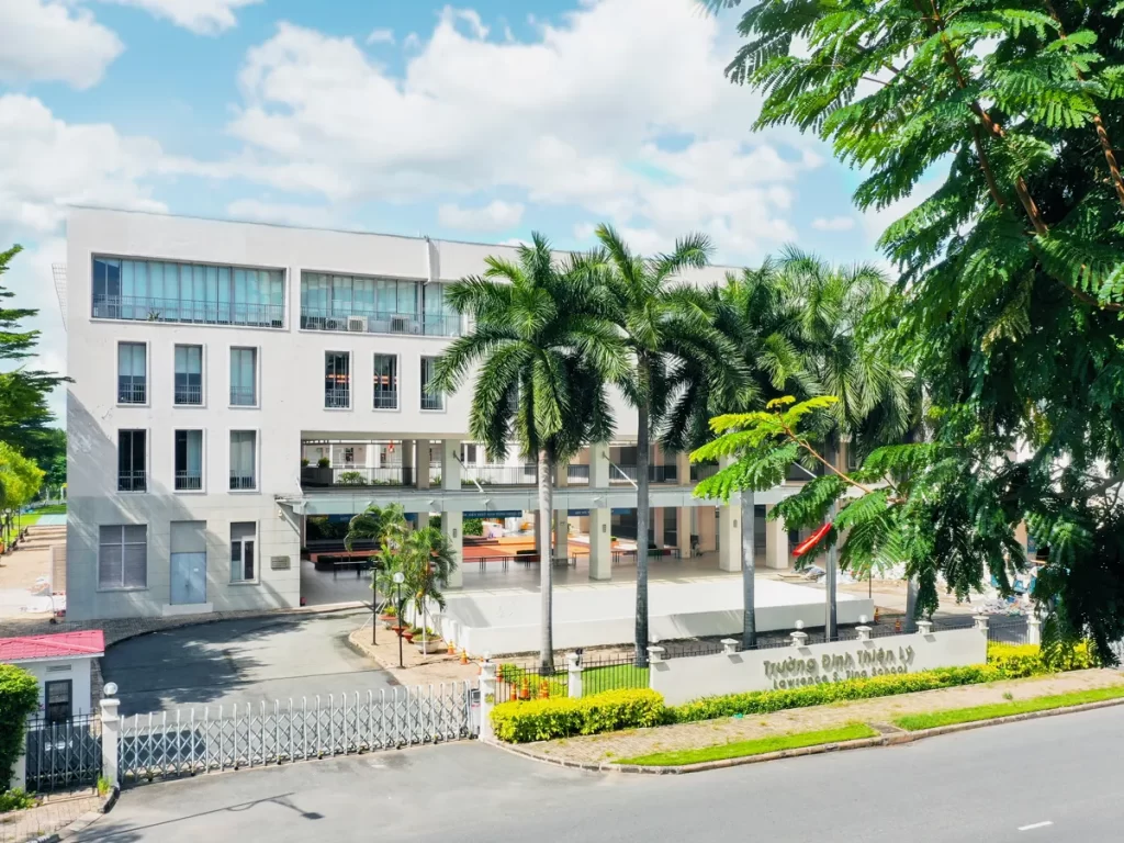 Trường Đinh Thiện Lý 2 – Lawrence Sting school