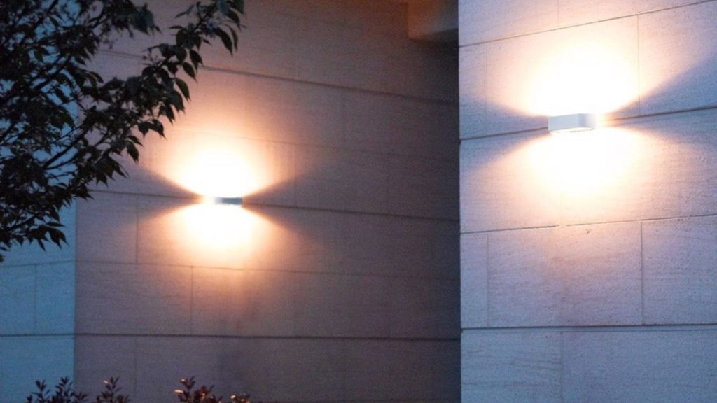 Đèn LED treo tường: tăng cường an ninh và hiệu quả chiếu sáng